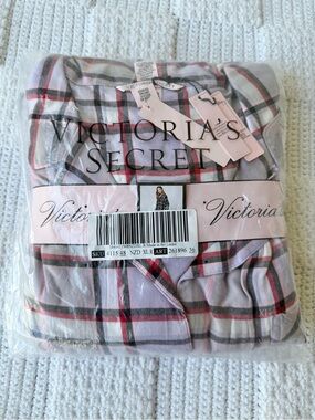Victoria’s Secret Flannel Pajamas Set